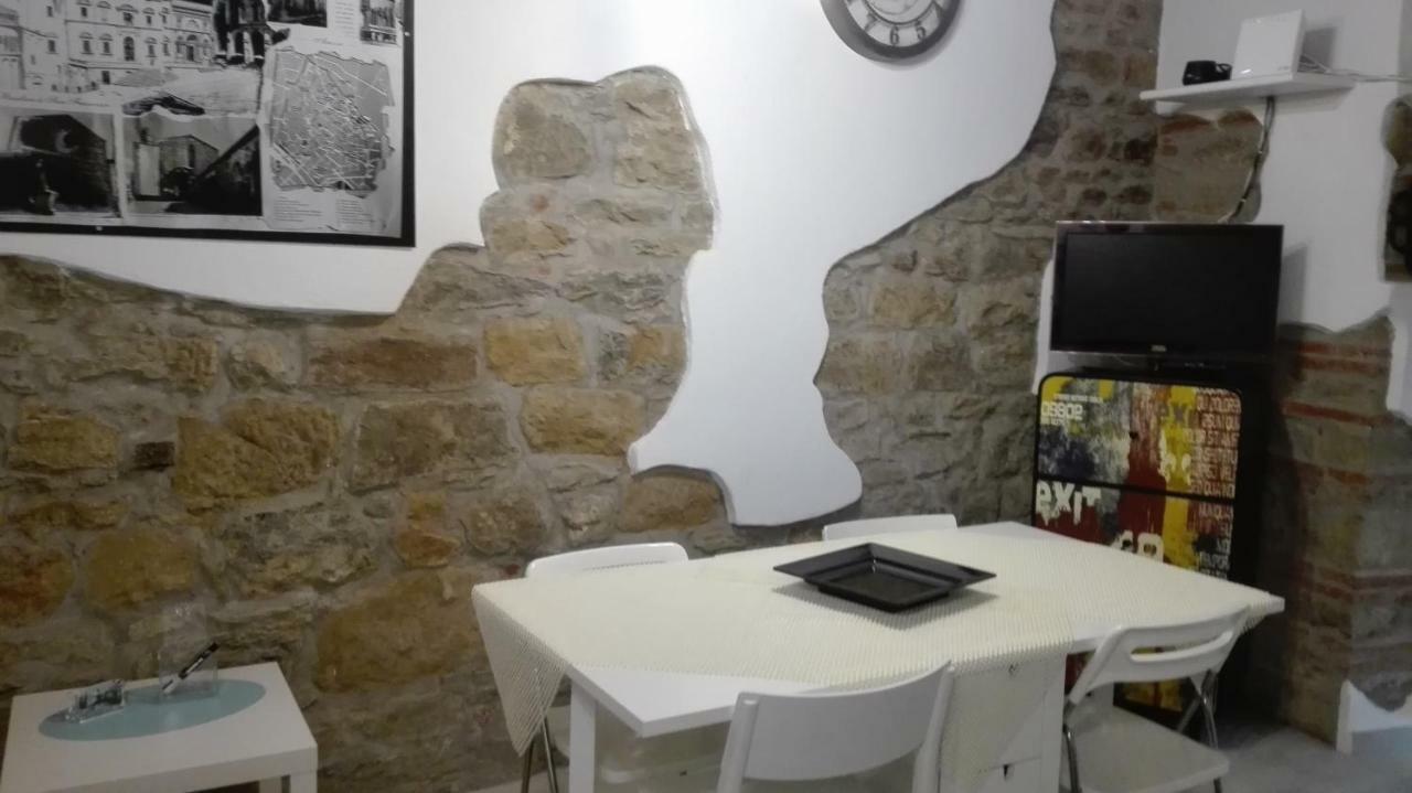"Via Cavour 81" Apartment Arezzo Luaran gambar
